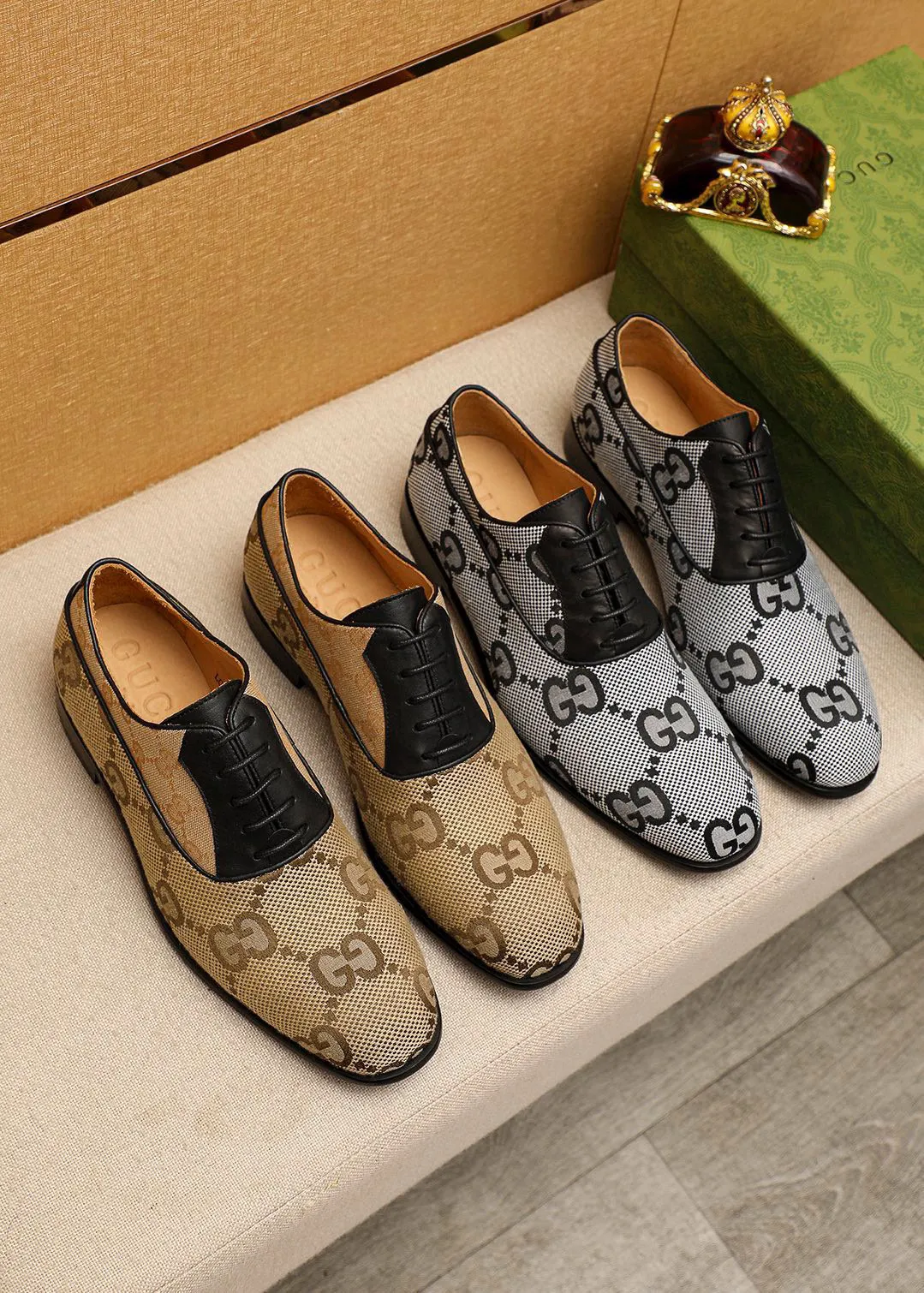 Men's shoes 💰460 💐 Product trademark: GUCCI "Gucci" business leather shoes Regular size: 38-44 (45.46.47🉑️customized) Product materials: Selected imported first-layer fabric upper, imported cowhide leather lining. Strong three-dimensional visual effect, combined outsole Color: 2⃣️colors available